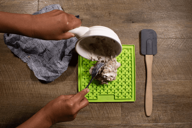 green lick mat for dogs